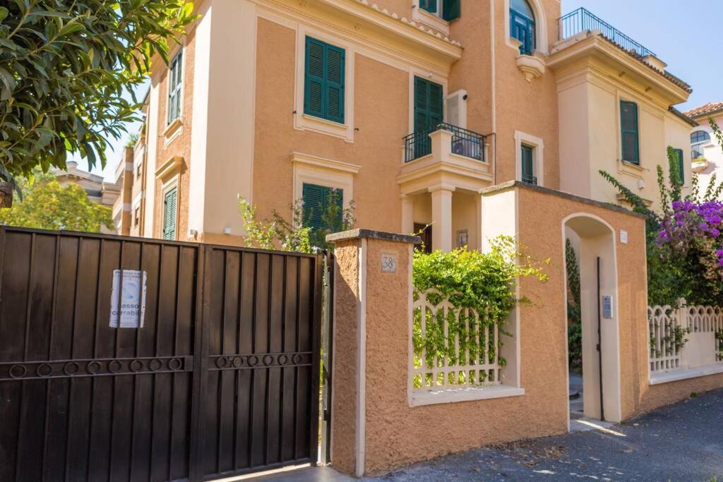 Romantica Apartment With Dehors Near San Giovanni エクステリア 写真